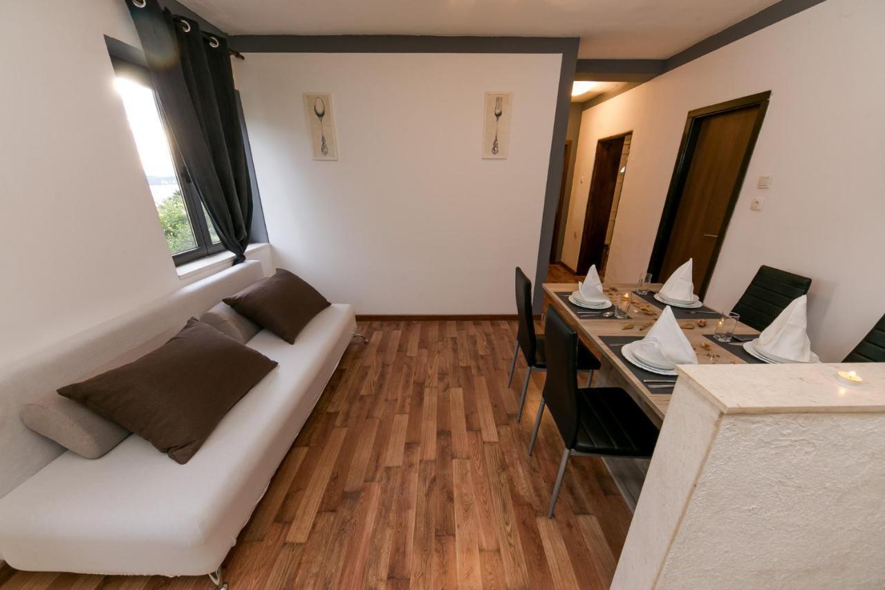 Apartments Vukman Trogir Bagian luar foto