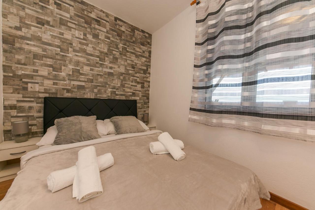 Apartments Vukman Trogir Bagian luar foto