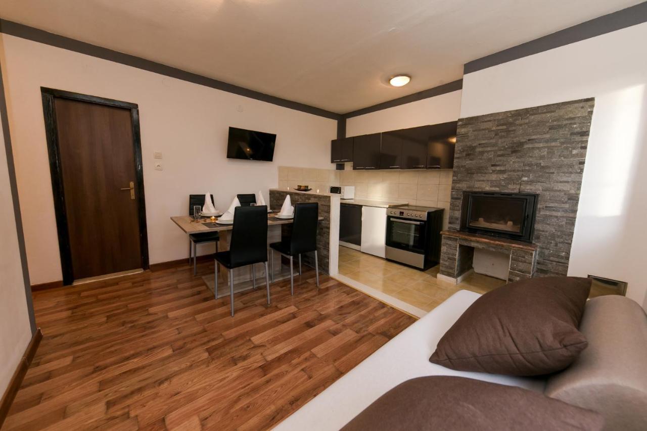 Apartments Vukman Trogir Bagian luar foto